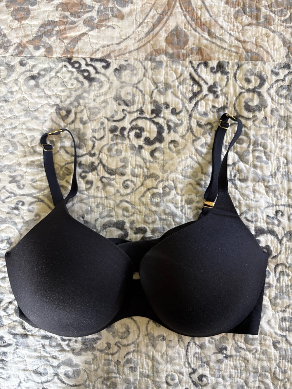 Victoria's Secret Black Molded T-Shirt Bra with Gold Hardware
